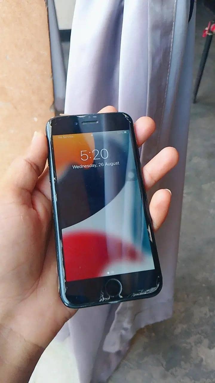 Apple iPhone 7 2
