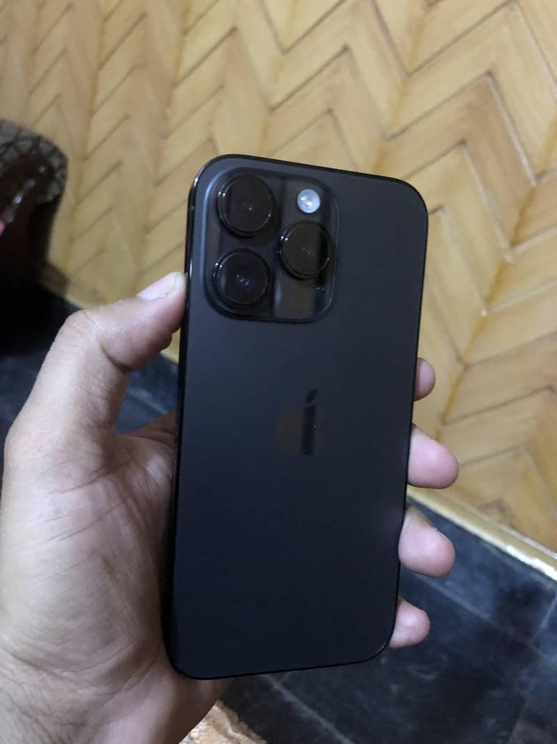 Apple iPhone 14 Pro 0