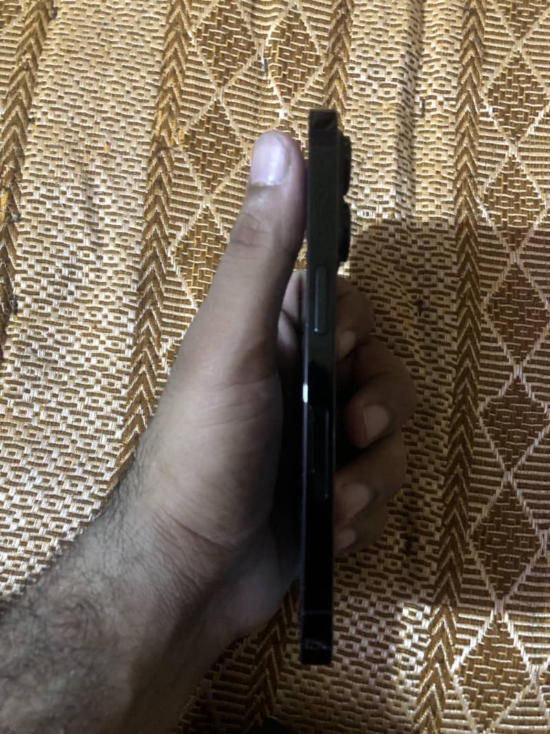 Apple iPhone 14 Pro 3