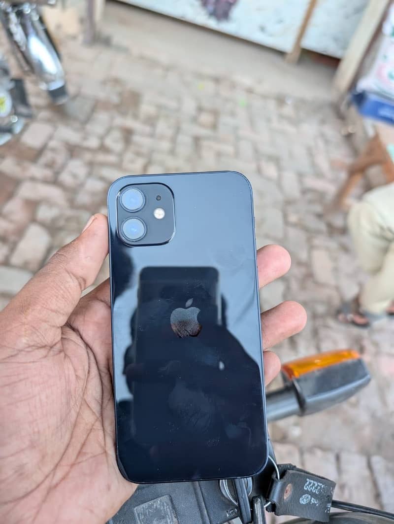 Apple iPhone 12 2