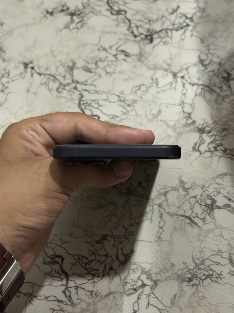 Apple iPhone 15 plus 4