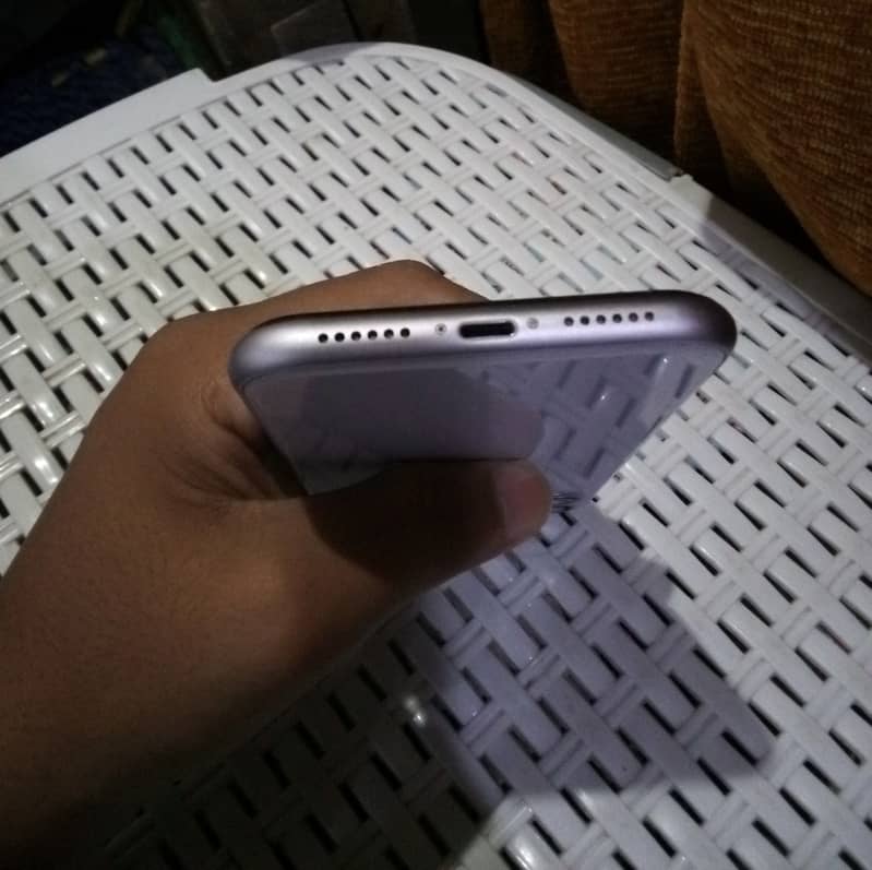 Apple iPhone 11 3