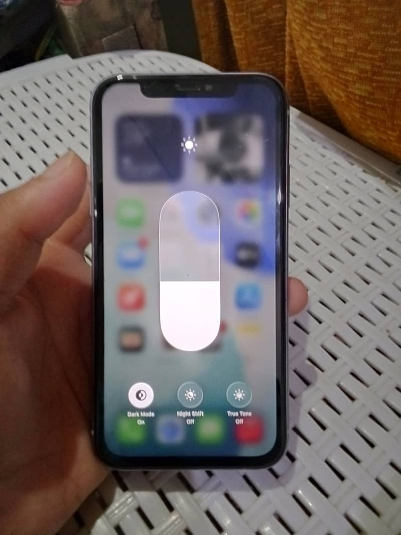 Apple iPhone 11 4