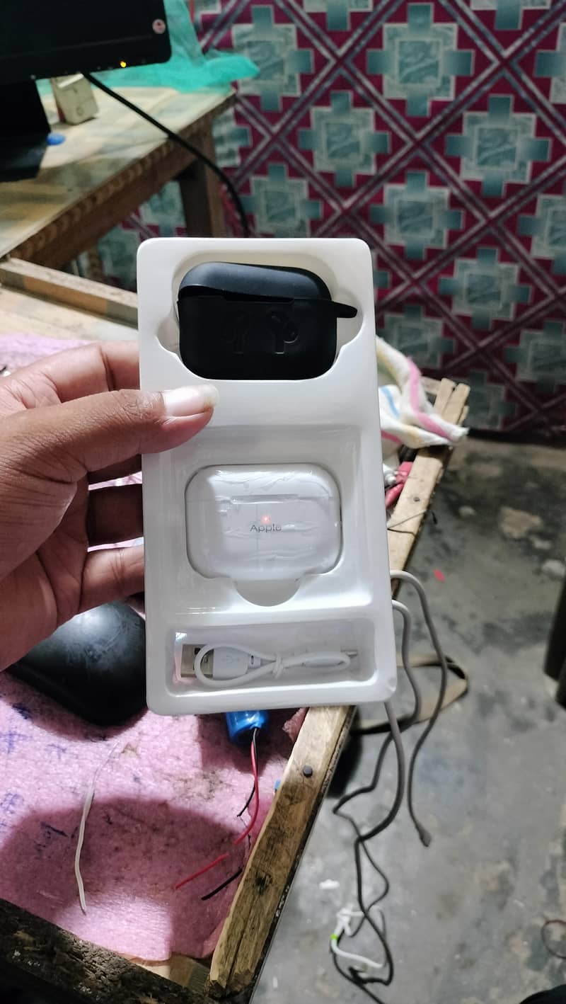 apple earbud  1