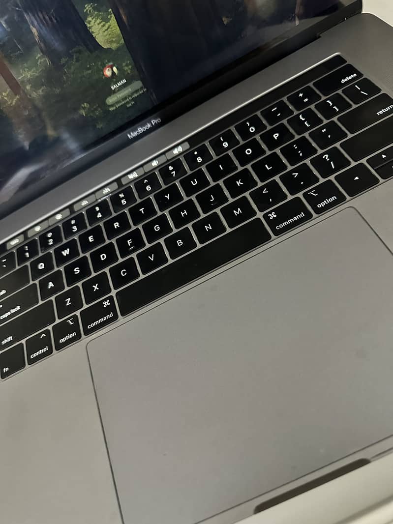 MacBook Pro i9 - gaming, developer 1