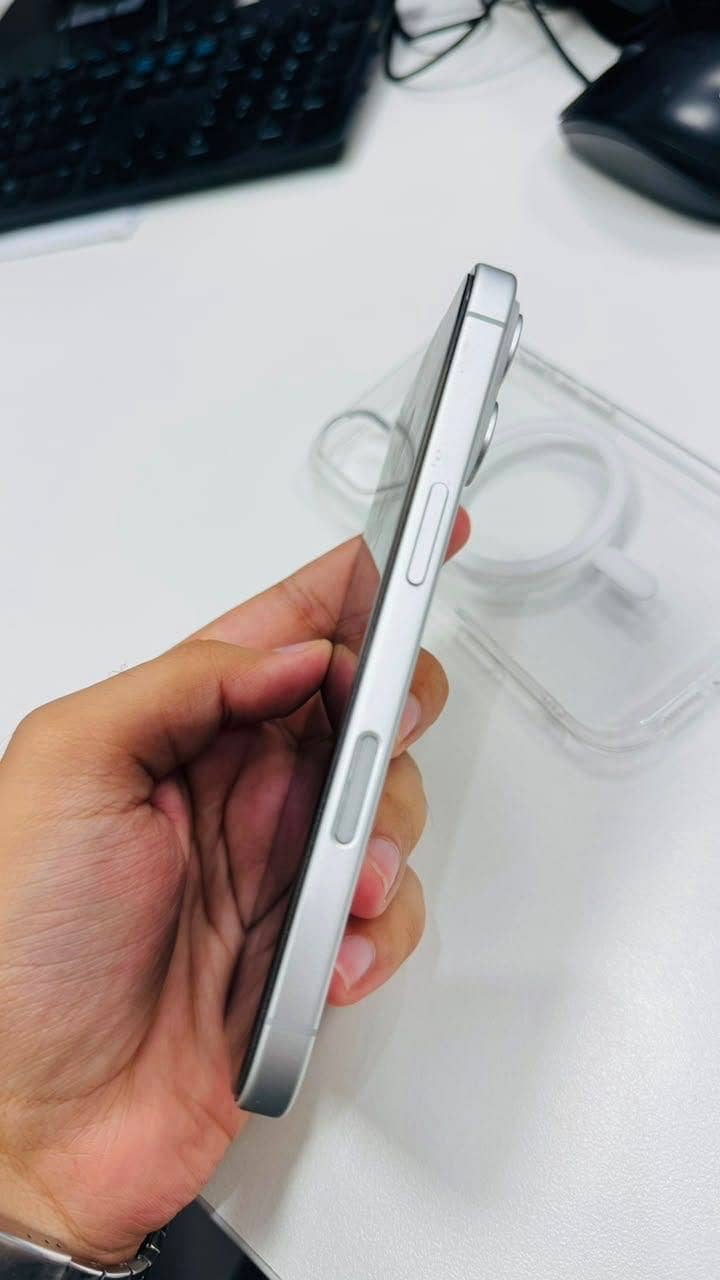 Apple iPhone 17 3