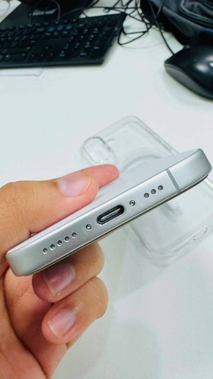Apple iPhone 17 4