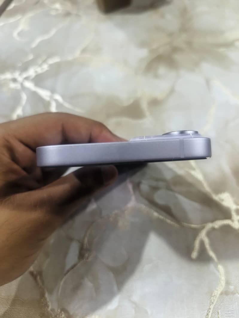 Apple iPhone 14 2