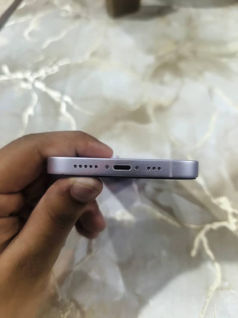 Apple iPhone 14 3