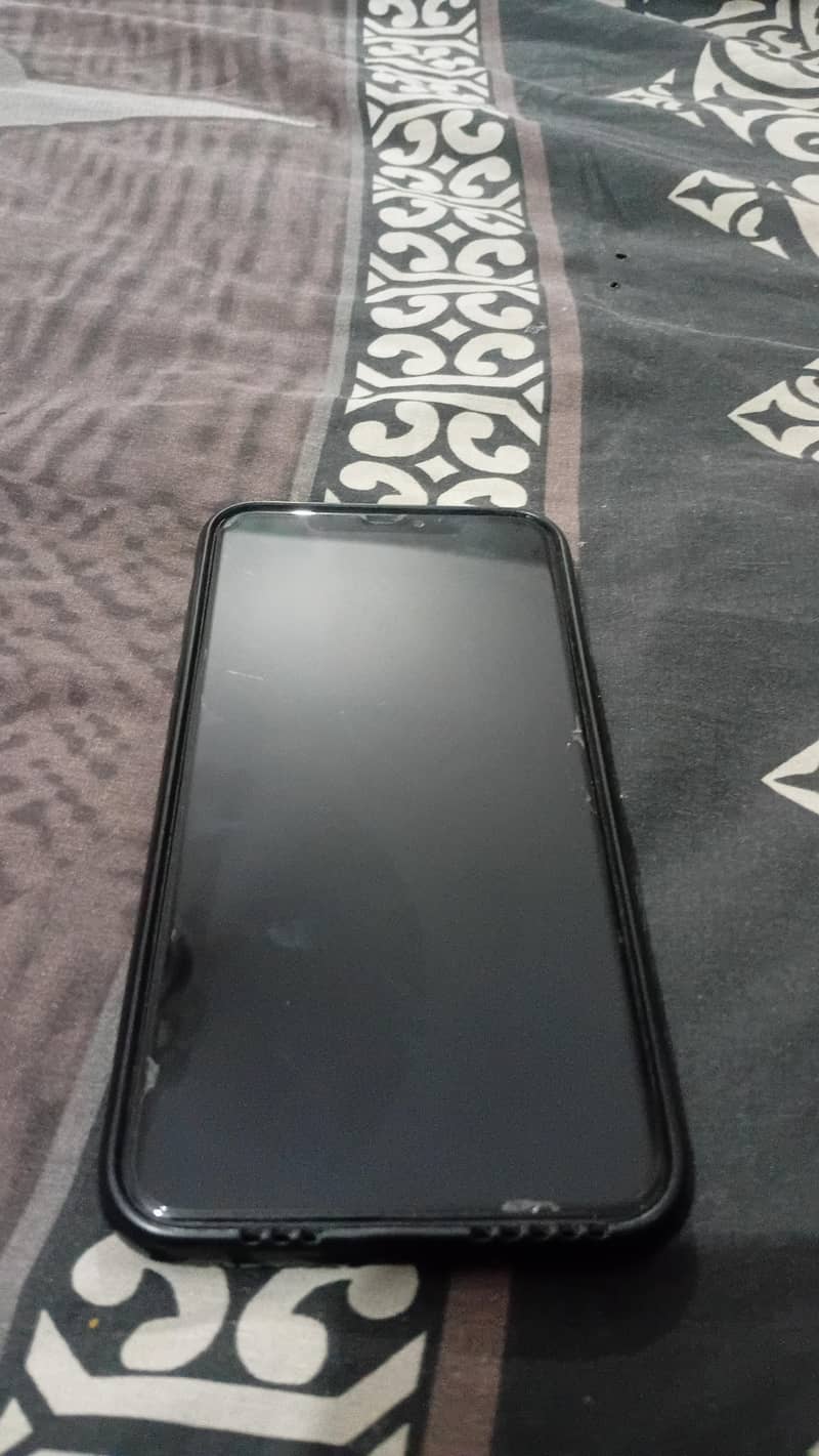 Apple iPhone 11 3