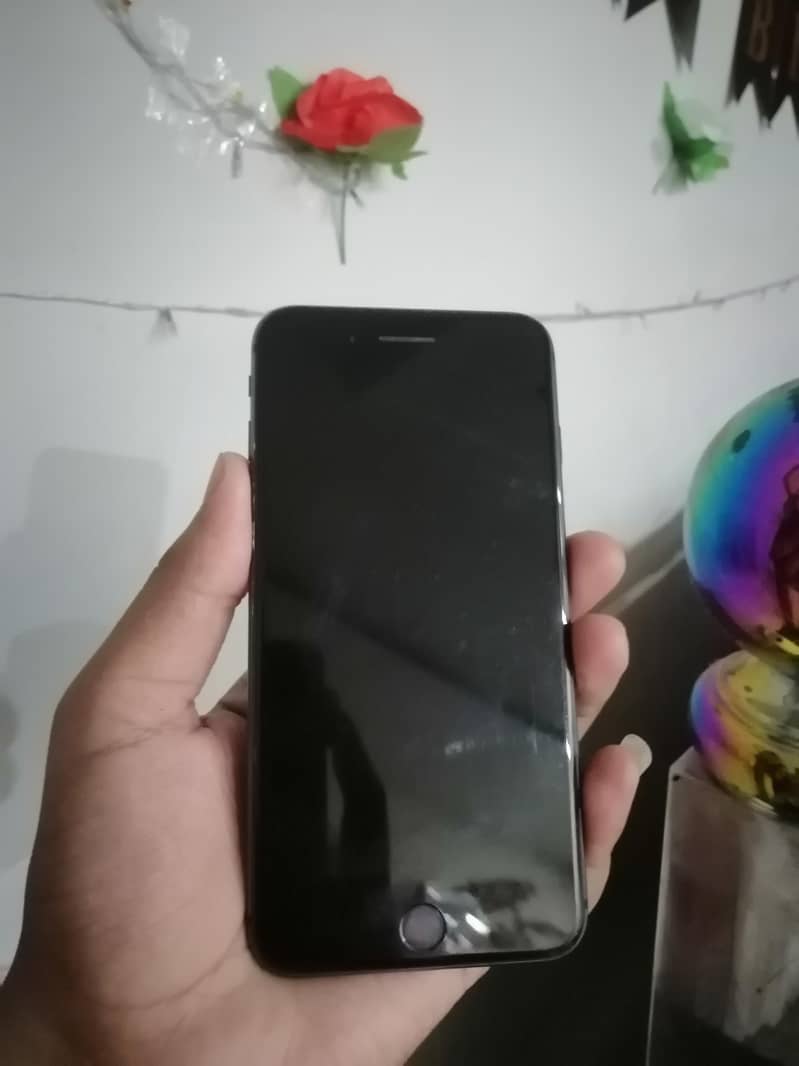 Apple iPhone 8 Plus 2