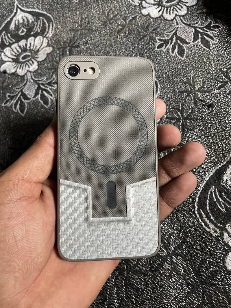 Apple iPhone 7 2