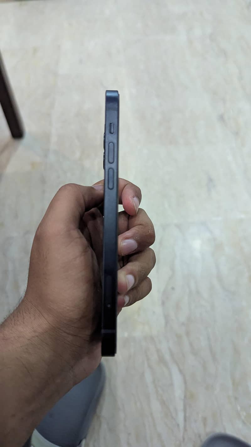 Apple iPhone 12 3