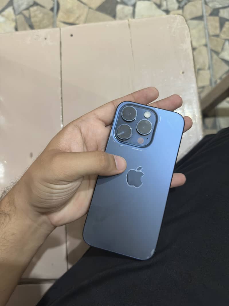 Apple iPhone 15 Pro 1