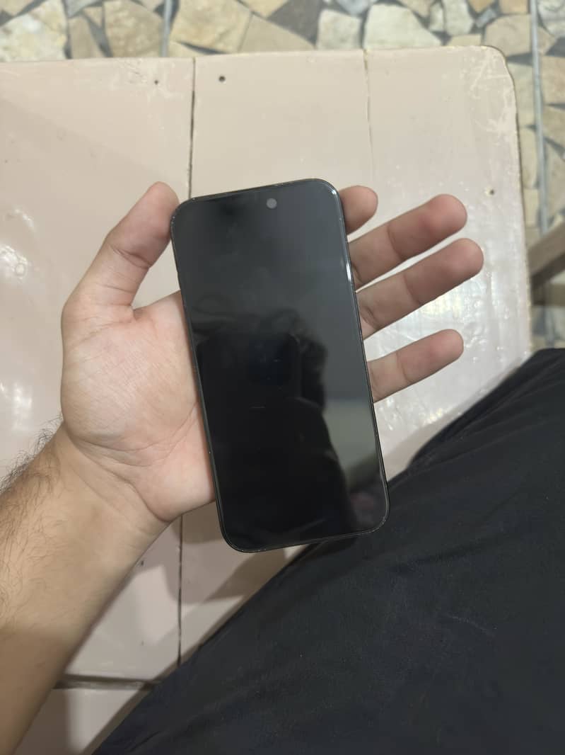 Apple iPhone 15 Pro 4