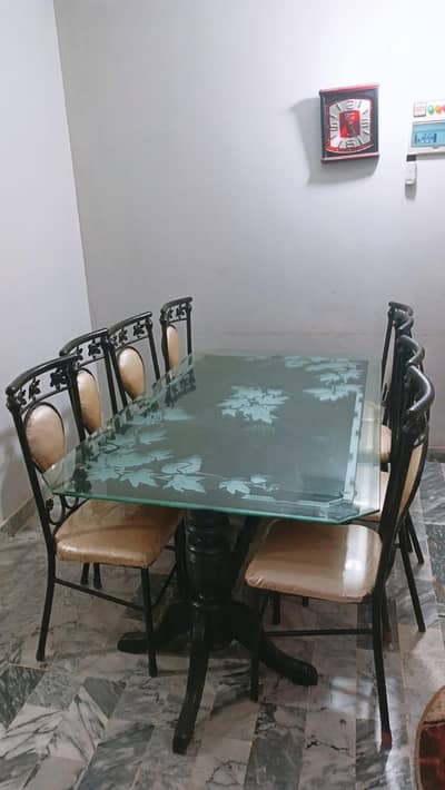 8 Chairs Dining Table For Sale 15 Thousand Only