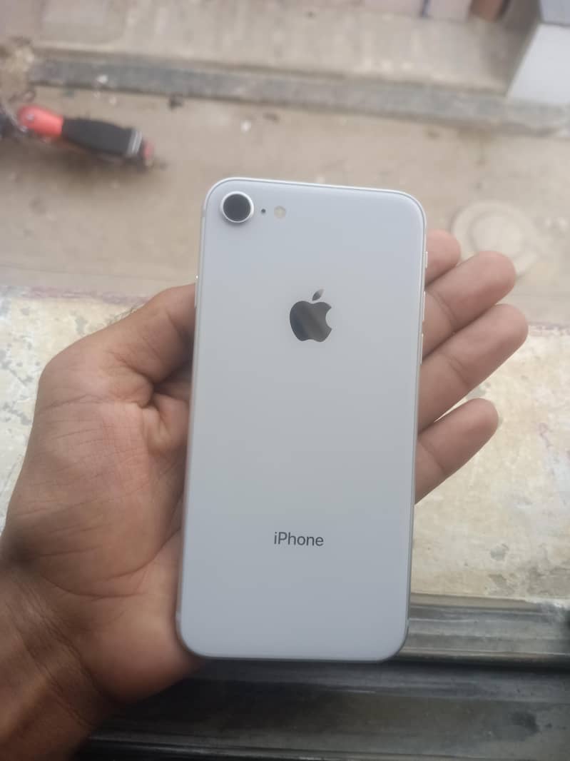 Apple iPhone 8 5