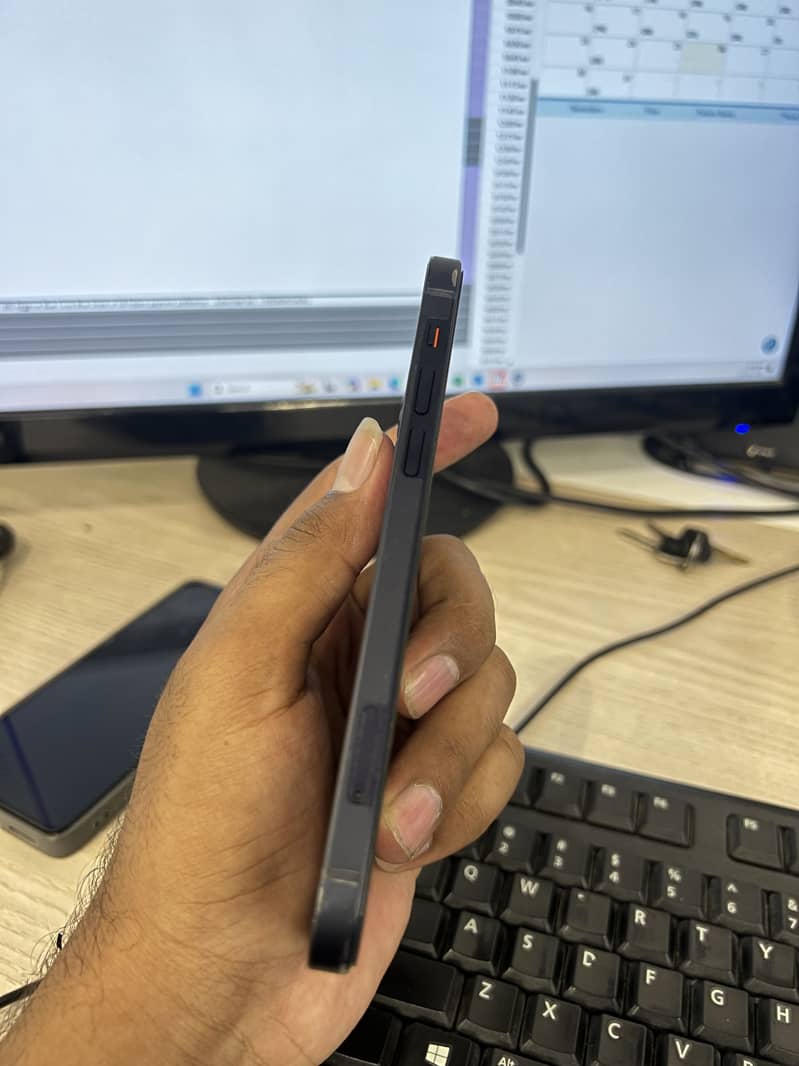 Apple iPhone 12 3