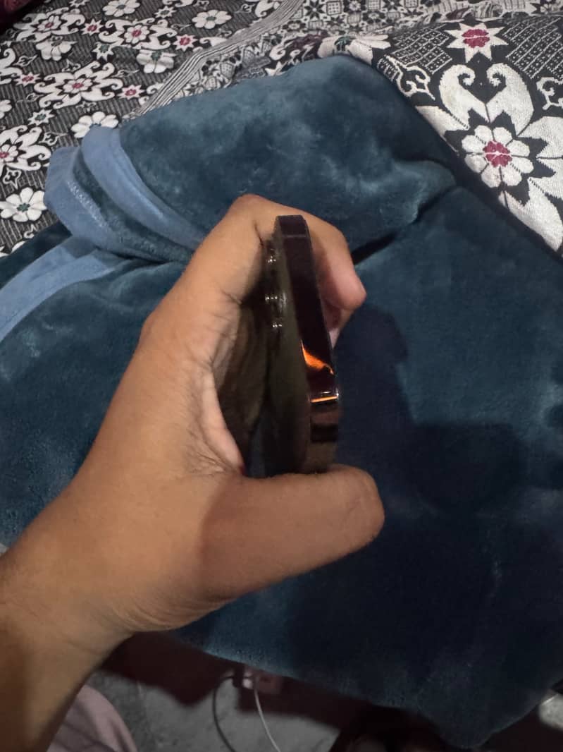 Apple iPhone 13 Pro 1