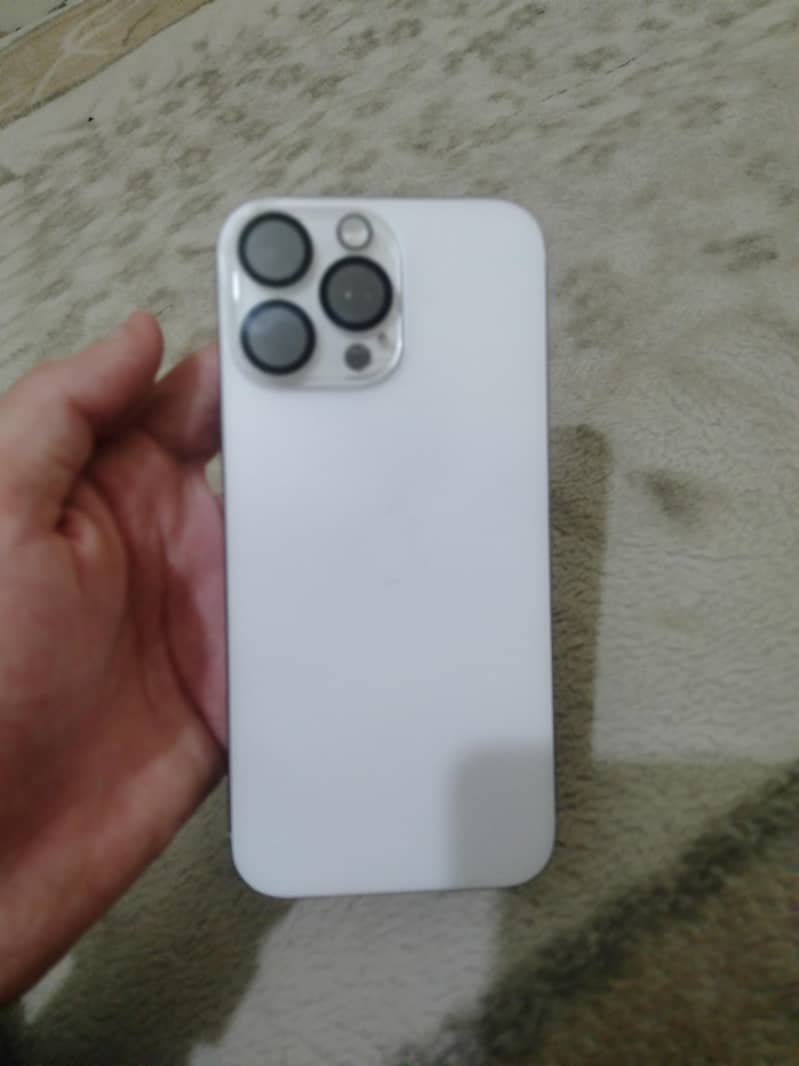 Apple iPhone 16 Pro Max 1