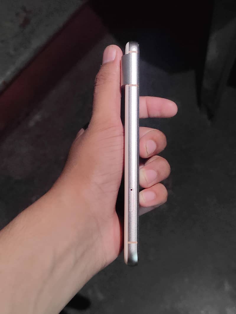 Google Pixel 8 1