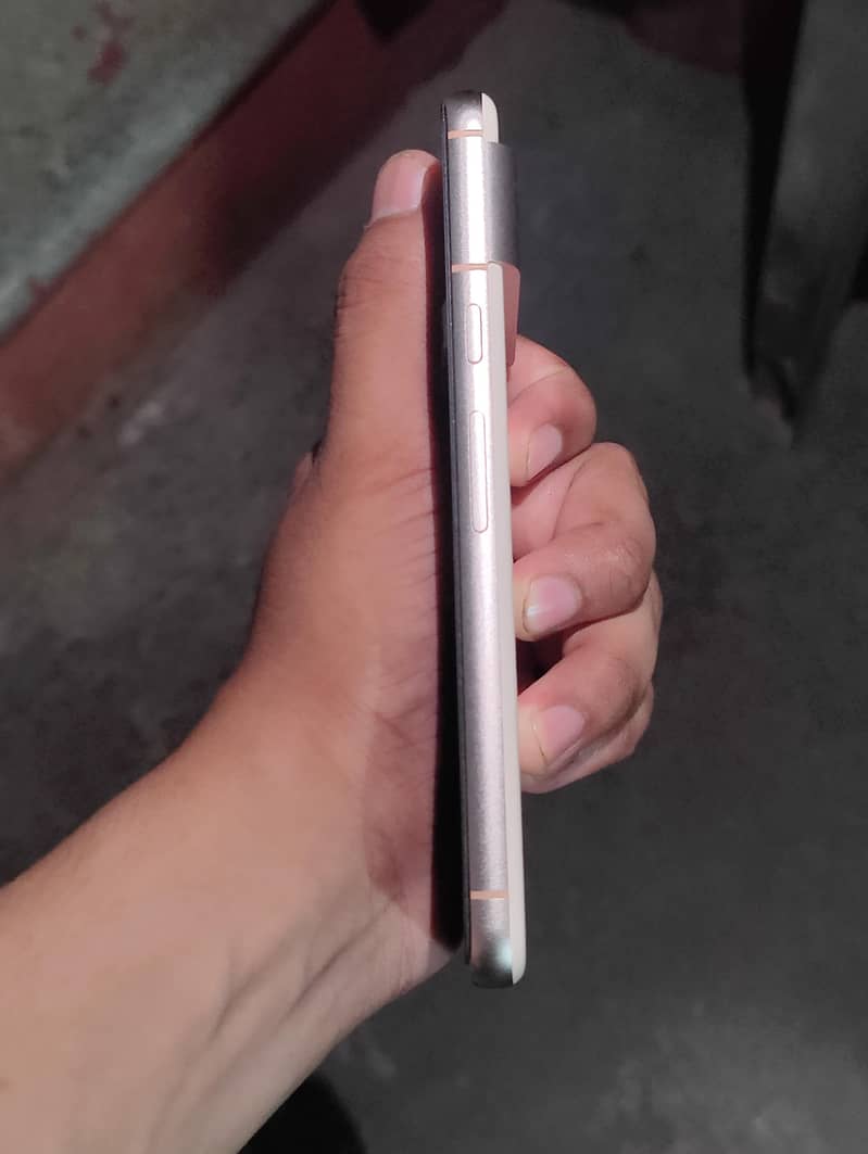 Google Pixel 8 2