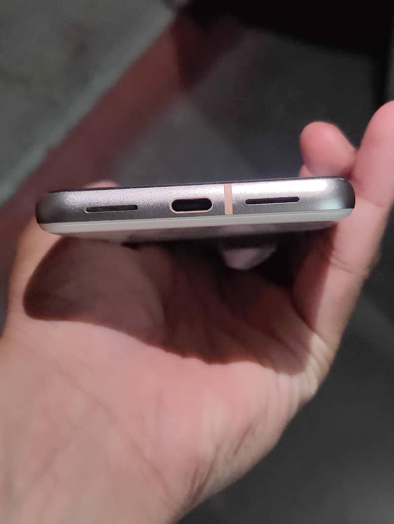 Google Pixel 8 3