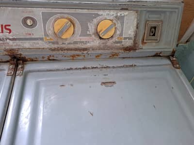Washing Machine-Old but fully functional