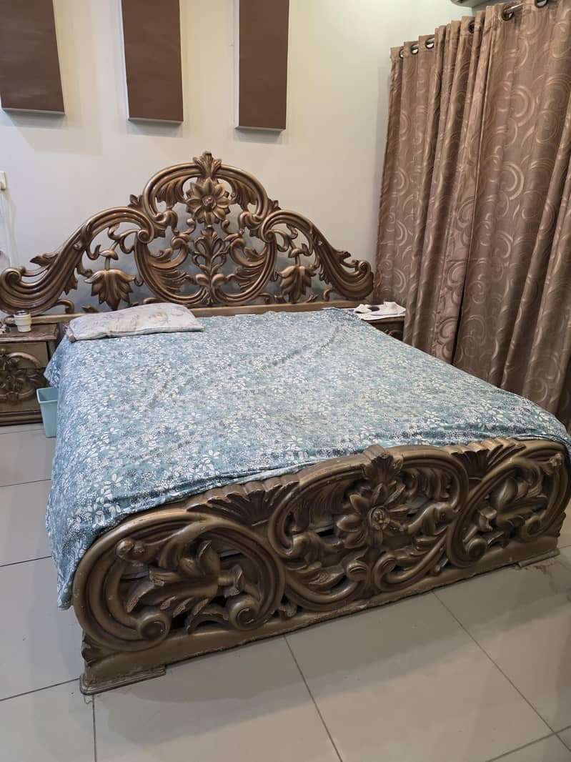 Deco paint king size Bed 2