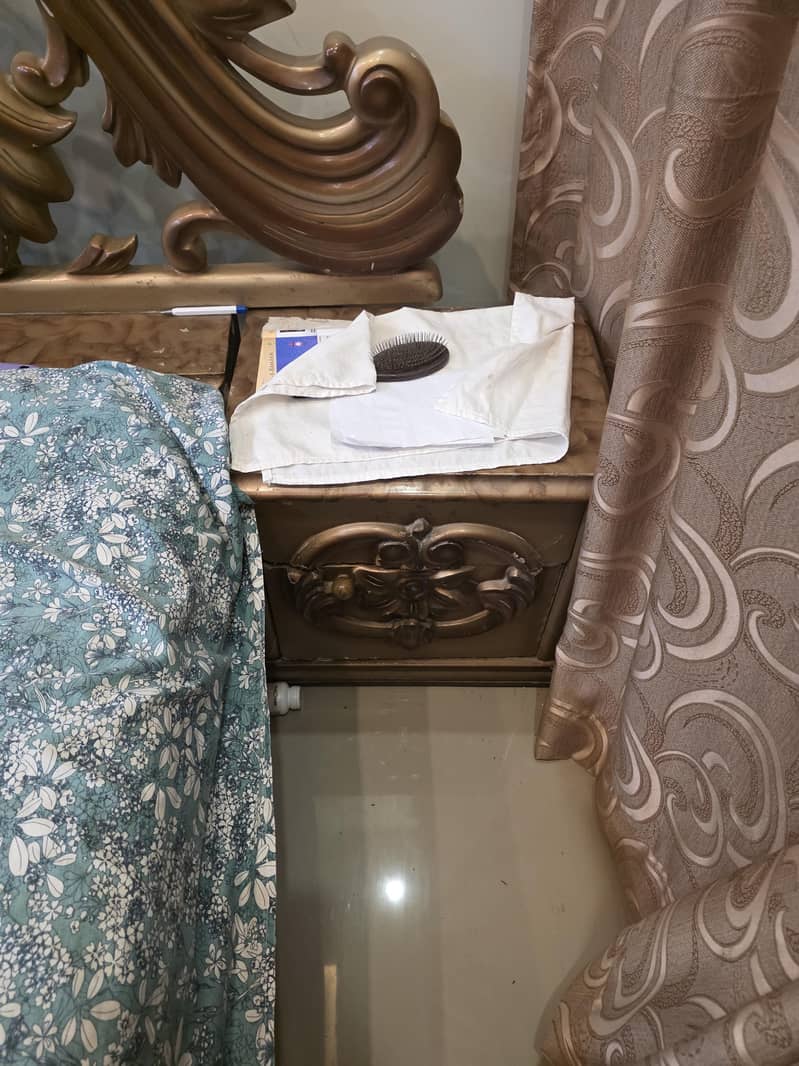 Deco paint king size Bed 3
