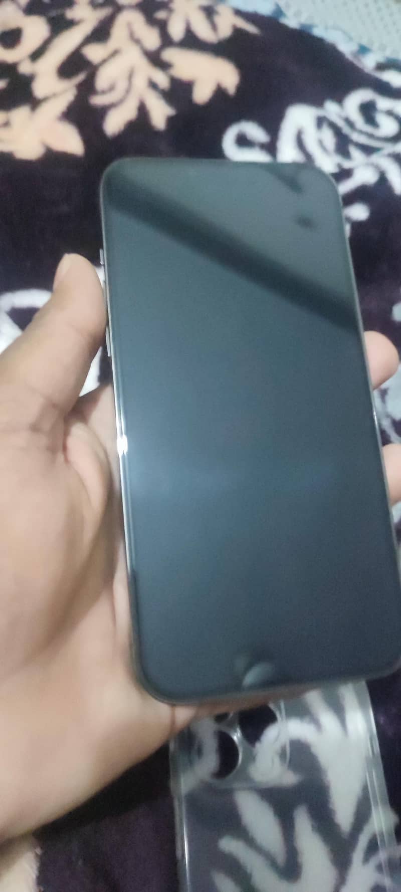 Apple iPhone 13 Pro Max 1