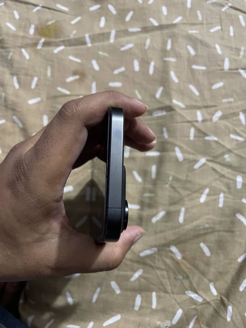 Apple iPhone 15 Pro Max 5