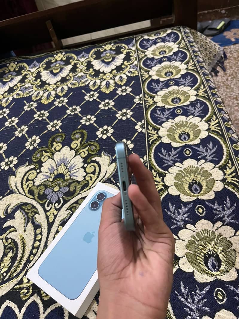 Apple iPhone 16 Plus 2