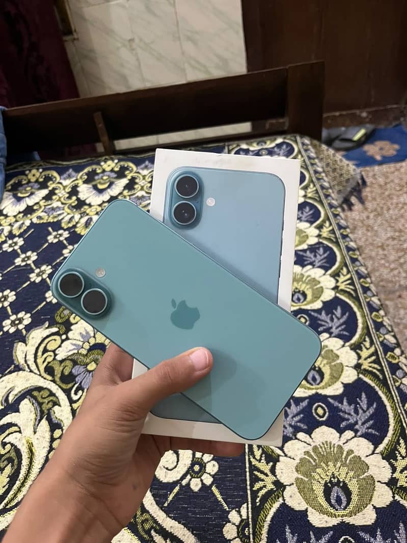 Apple iPhone 16 Plus 3