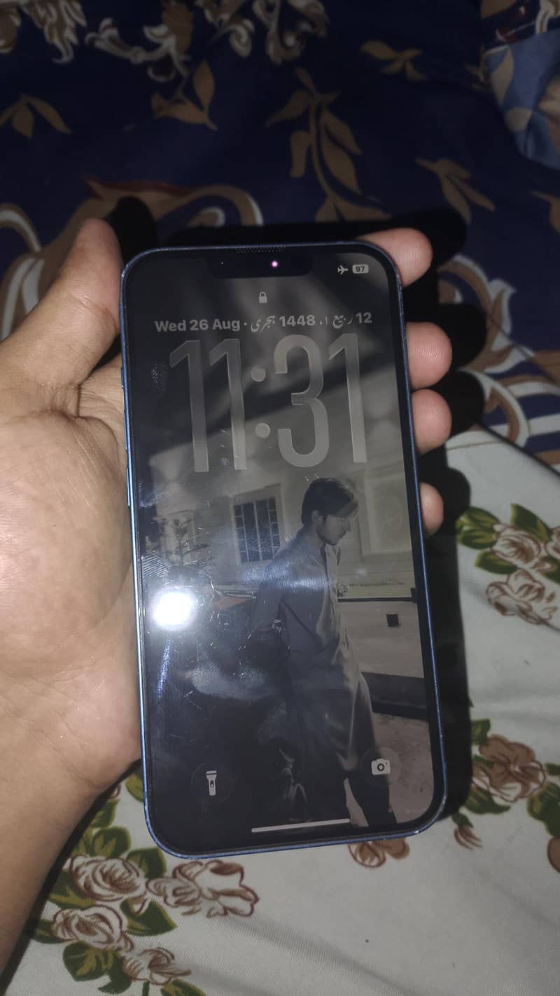 Apple iPhone 13 0