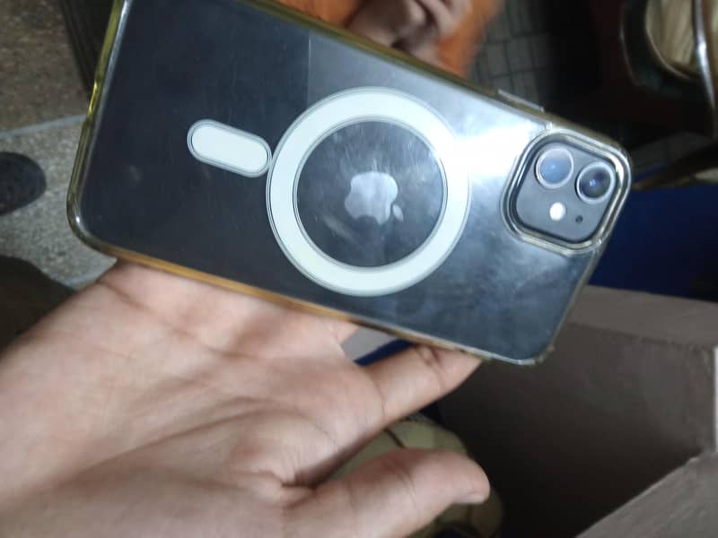 Apple iPhone 11 0