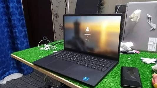 Dell latitude 3520 |i5 11th | 8gb ram | 256nvme
