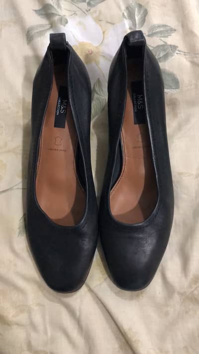 Original Marks and Spencer EU 40 block heeled pumps.