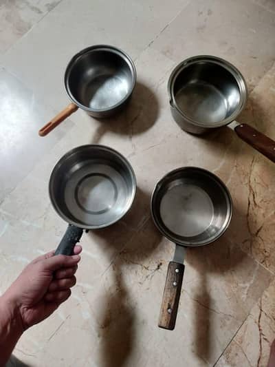 Cooking pots hen picture me sab likha