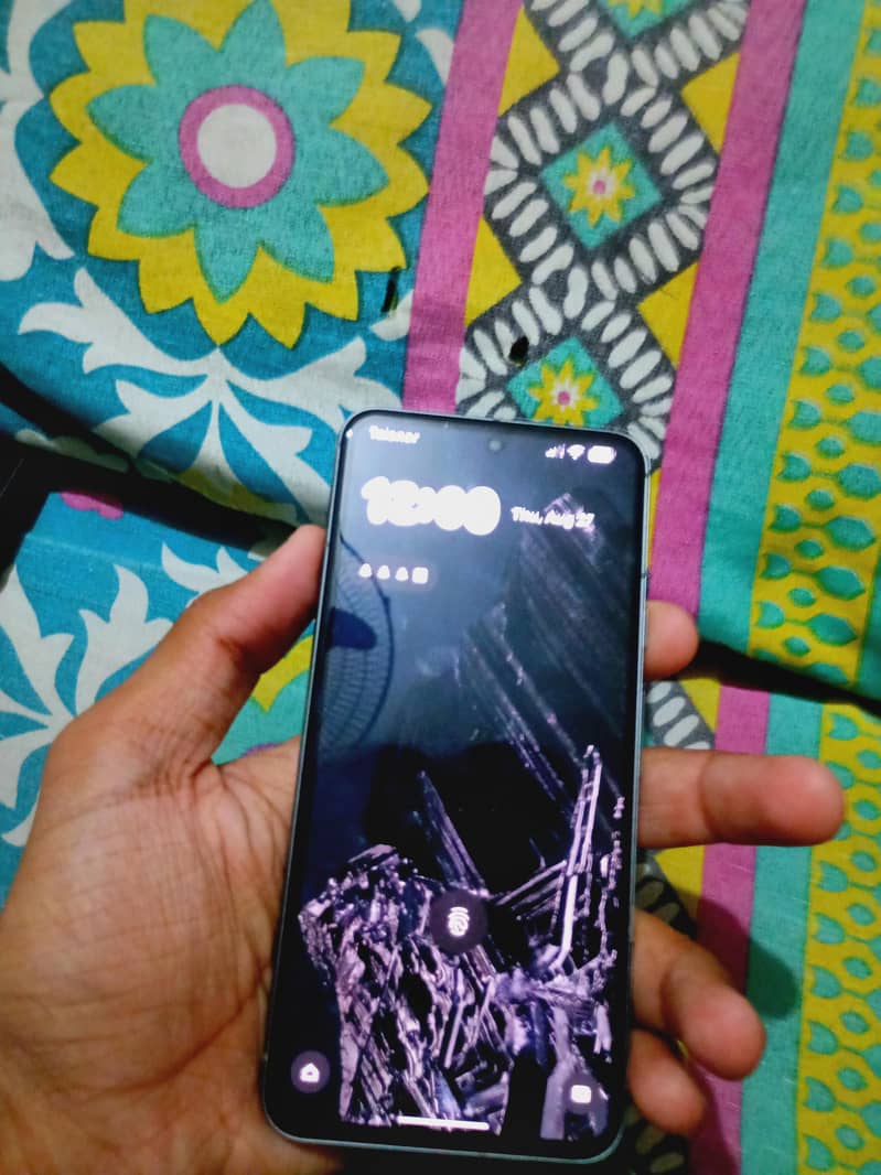 Google Pixel 8 4