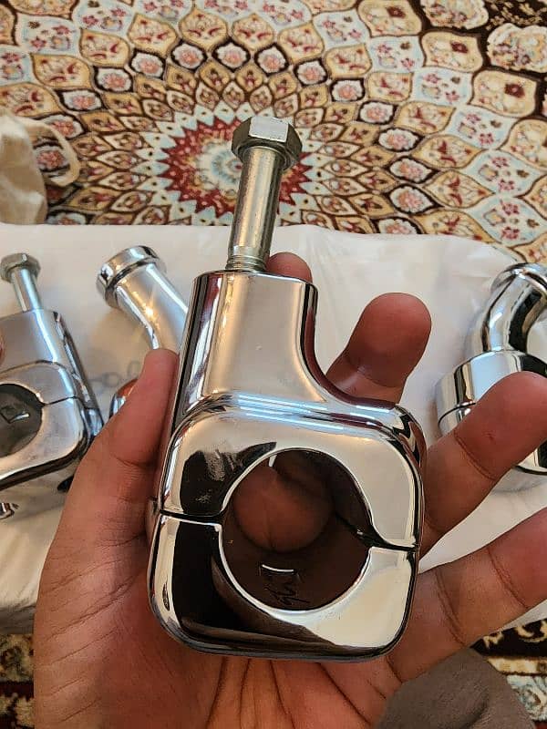 Harley-Davidson chrome curved pull-back handlebar risers 10