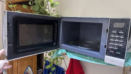 Microwave Oven