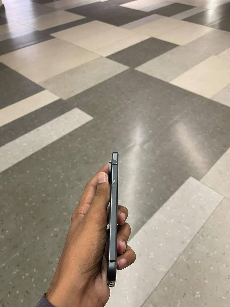 Google Pixel 10 4