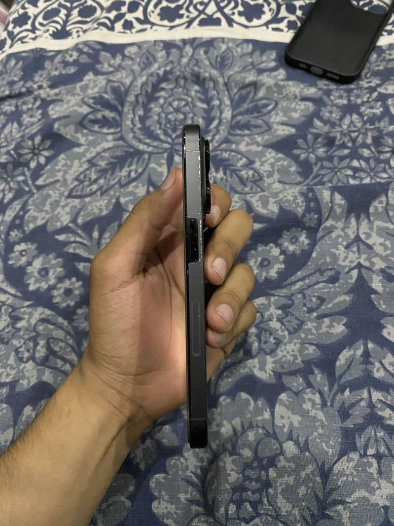 Apple iPhone 14 Pro 3