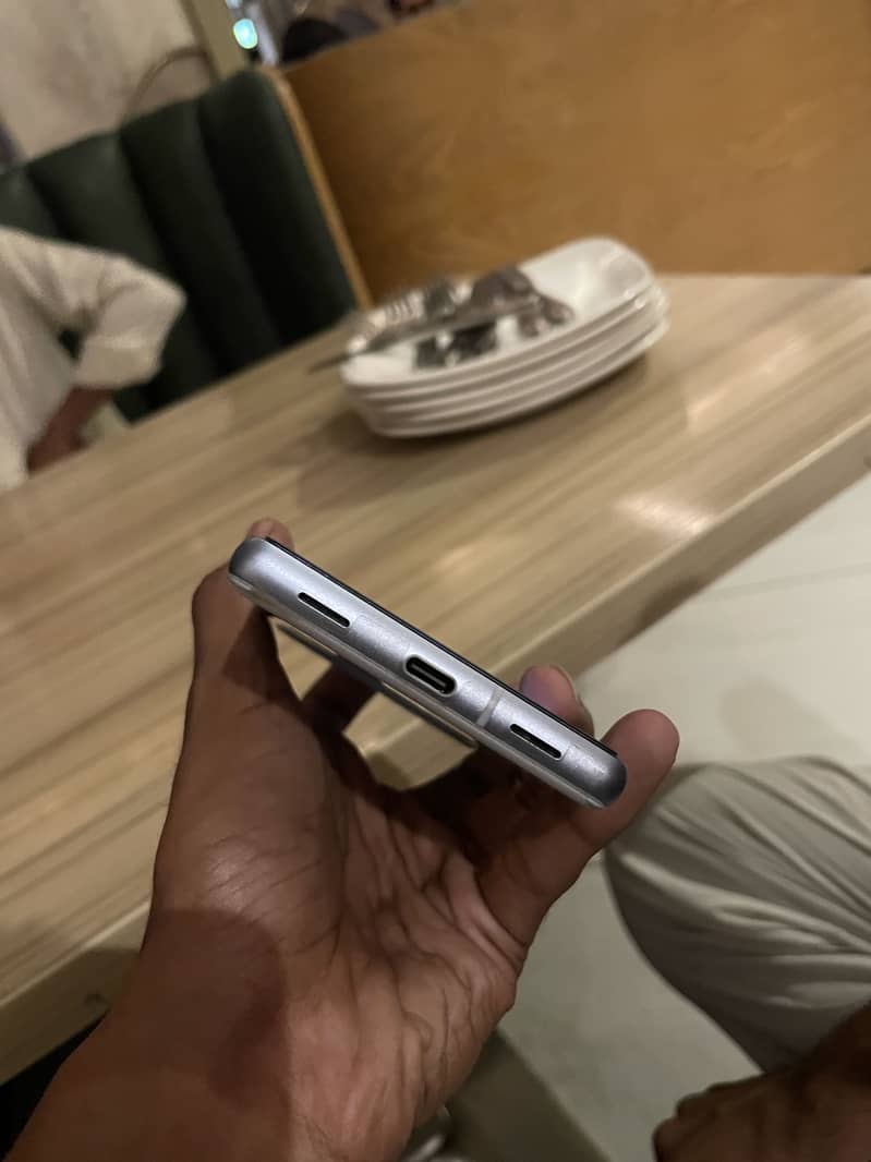 Google Pixel 7a 3