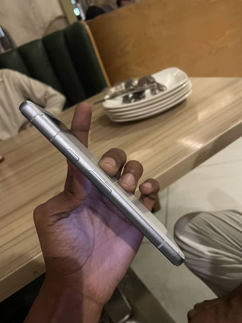 Google Pixel 7a 4