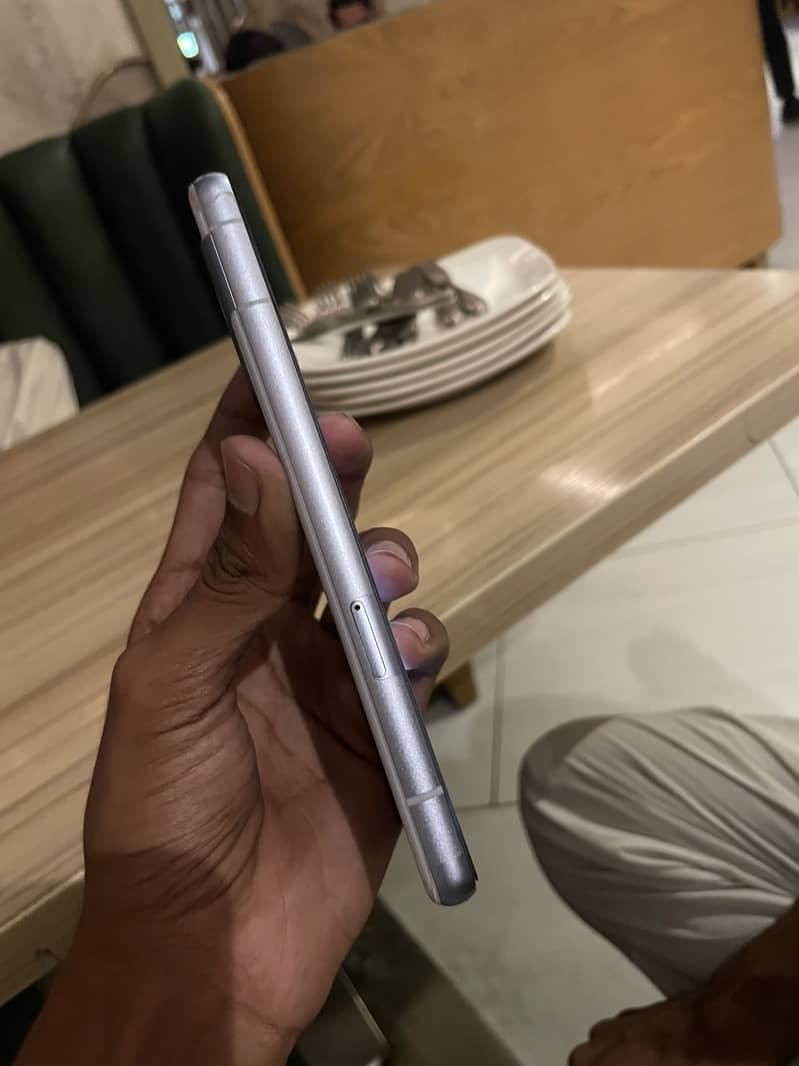Google Pixel 7a 5