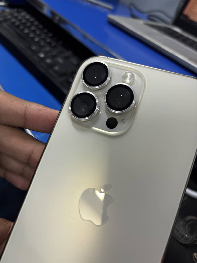 Apple iPhone 14 Pro Max 1
