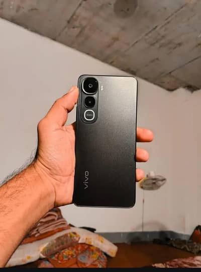 Vivo Y400 with all accessories and Under Warranty