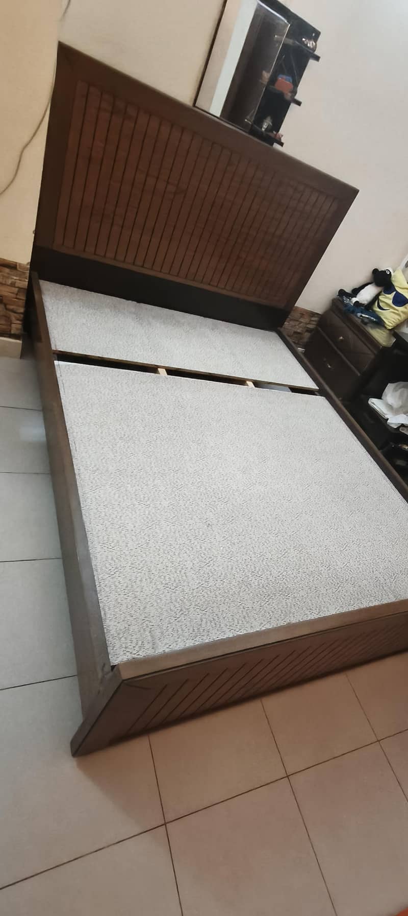 queen sized bed 2